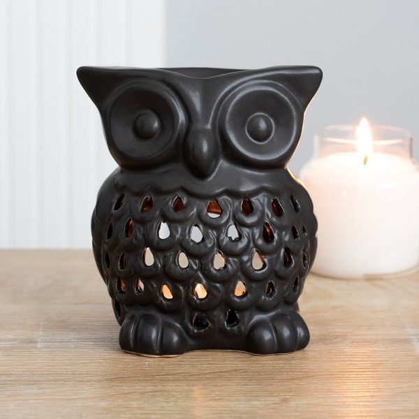 Charming white owl oil burner which looks beautiful when a lit tealight is placed inside. This burner has a deep bowl making it perfect for using with oils to fragrance the home. This item can also be used as a wax melt burner however it is advisable to consider the size and depth of the bowl when adding wax to ensure it will not overrun the edges when melted.